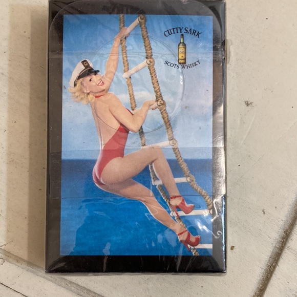 Cutty Sark Scots Whiskey vintage sailor pin up girl playing cards sealed in box - Picture 5 of 5